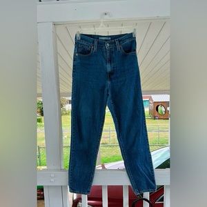 Levi’s high rise mom jeans